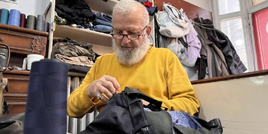 Dile kolay 70 yıllık meslek aşkı! ‘Bırakırsam hayattan koparım’ diyerek anlatıyor: 83 yaşında hala çalışıyor 4